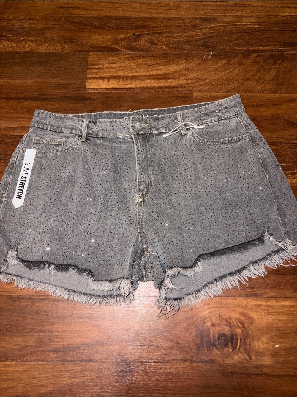 NWOT Gemma Rae Women's 16W High-Rise Gray Distressed Denim Shorts w/ Stud Detail